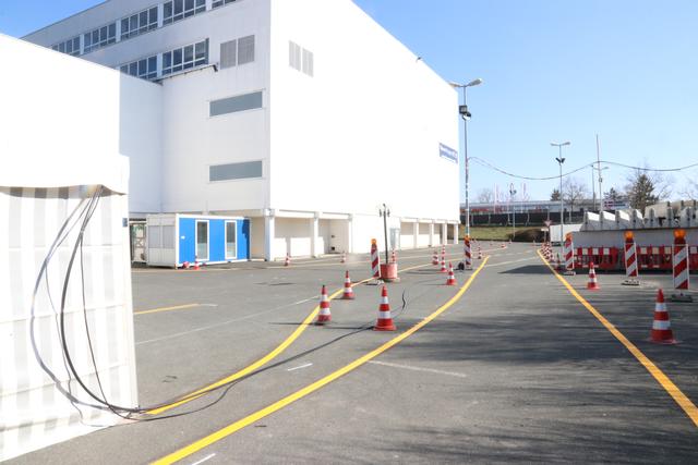 Die „Drive-Through-Teststation“ in der Seeackerstraße wurde von Helmut Dölle aufgebaut. | Foto: John R Braun