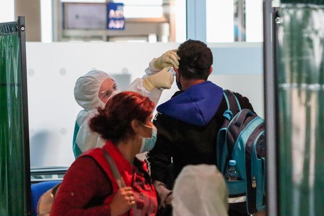 Die ersten Erntehelfer kommen in Nürnberg an. | Foto: Airport Nürnberg