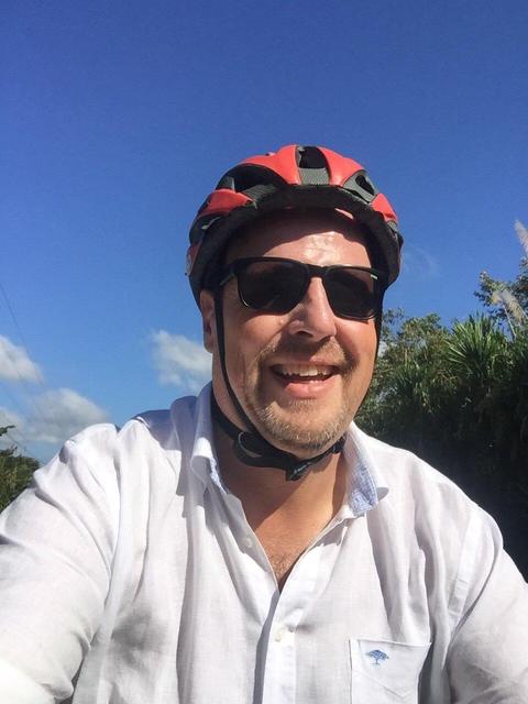 Bürgermeister Christian Vogel (SPD): „Man muss das Beste aus der Situation machen! Allein und mit dem nötigen Abstand bietet das Radfahren für mich Erholung pur in der schwierigen Zeit.“ | Foto: Privat