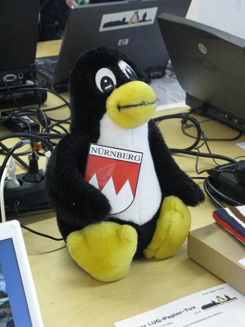 Der "Nürnberg-Tux" ist immer dabei. | Foto: LUG-Noris