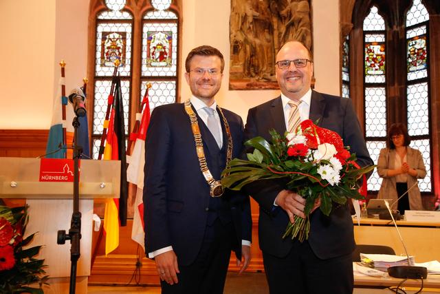 Oberbürgermeister Marcus König mit 3. Bürgermeister Christian Vogel.  | Foto: Giulia Iannicelli/Stadt Nürnberg