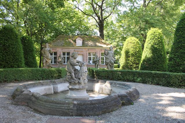 Der kleinere der beiden Hesperidengärten in der Johannisstraße 13 mit dem barocken Gartenhaus. | Foto: Victor Schlampp