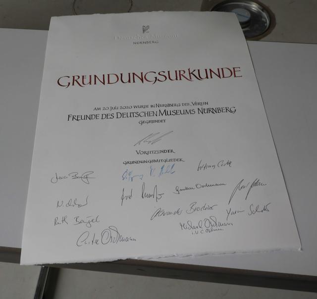 Gründungsurkunde der Freunde des Deutschen Museums Nürnberg.  | Foto: Udo Dreier
