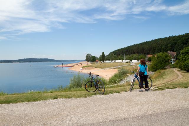Ein Bild aus der Zeit vor Corona. Mit der Idylle am Großen Brombachsee ist es in der Ferienzeit 2020 auch unter der Woche vorbei.