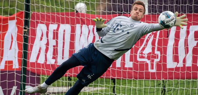 Torwart Christian Früchtl während einer Übungseinheit des FC Bayern München. | Foto:  Peter Kneffel/dpa/Archivbild 