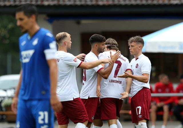 Jubel nach Tor zum 1:2 - Felix Lohkemper (7, 1. FCN) und Team.  | Foto: 1. FC Nürnberg/Daniel Marr