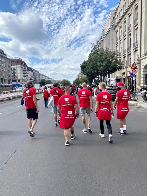 Die Demonstrations begann um 12:05 Uhr, da es für viele Veranstaltungsbetriebe und Agenturen bereits "fünf nach zwölf" ist. | Foto: werk:b