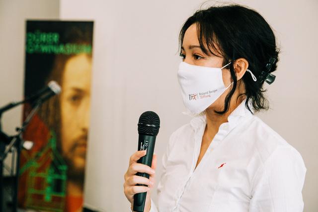Stipendiatin Intan, 17 Jahre, Klasse 12 berichtet von ihrem Werdegang mit Begleitung der Berger-Stiftung. | Foto: Roland Berger Stiftung