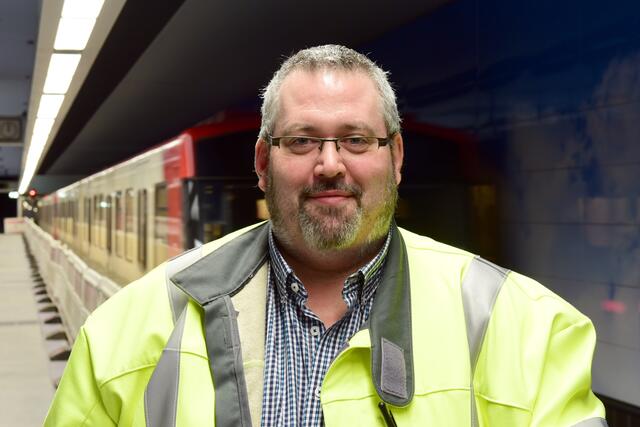 Manfred Schönleben ist bei der VAG seit 1996 im Bereich Zugsicherung U-Bahn tätig. Seit 2014 ist er Projektleiter für die Zugsicherungsanlagen und in Personalunion Projektkoordinator der VAG für die Neubautrasse bis Großreuth.