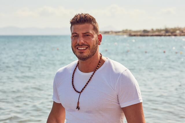  Bei unterschiedlichsten Dates lernt Melissa die Männer kennen – in größerer Runde und unter vier Augen.  | Foto: TVNOW/https://www.tvnow.de/
