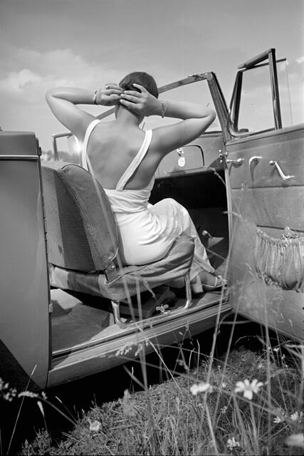 In der Leica Galerie Nürnberg wird ein kleiner, aber doch typischer Ausschnitt der Fotografien von Dr. Paul Wolff und Alfred Tritschler gezeigt: Eine fiktive Fahrt mit dem Auto, die in ihrer Heimatstadt Frankfurt beginnt, durch zahlreiche fränkische Städte und Dörfer führt und in der Reichsstadt Nürnberg endet. | Foto: © Dr. Paul Wolff und Alfred Tritschler