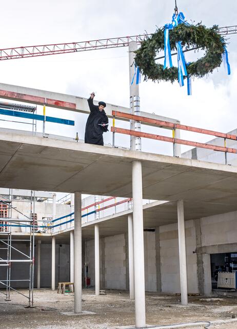 Richtspruch von Diplomingenieur Matthias Acker, Geschäftsführer c+p Schlüsselfertiges Bauen. | Foto: BMW Group