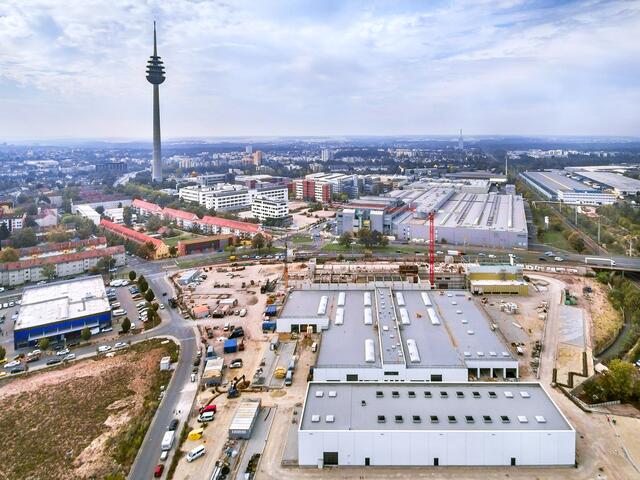 Die neue BMW Niederlassung Nürnberg entsteht gerade in Schweinau – direkt am Südring, unterhalb des Fernmeldeturms. | Foto: BMW Group