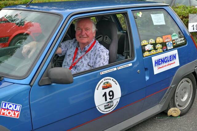 Renault R5 Turbo mit Startnummer 19 vor dem Start. | Foto: Fotos: Autohaus Macht, Carshooting Franken, HR Pics, Geo-Select Foto Art