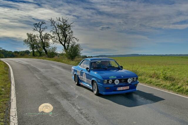 Team Jung/Jung im Opel Manta A. | Foto: Fotos: Autohaus Macht, Carshooting Franken, HR Pics, Geo-Select Foto Art