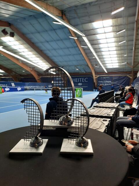 Die Trophäen warten auf die Gewinner. | Foto:  Marcel Drießlein