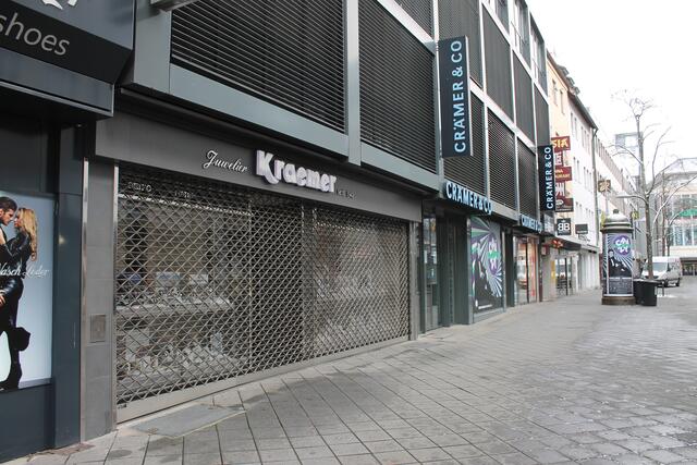 Gespenstische Leere in der Breiten Gasse.  | Foto: Victor Schlampp