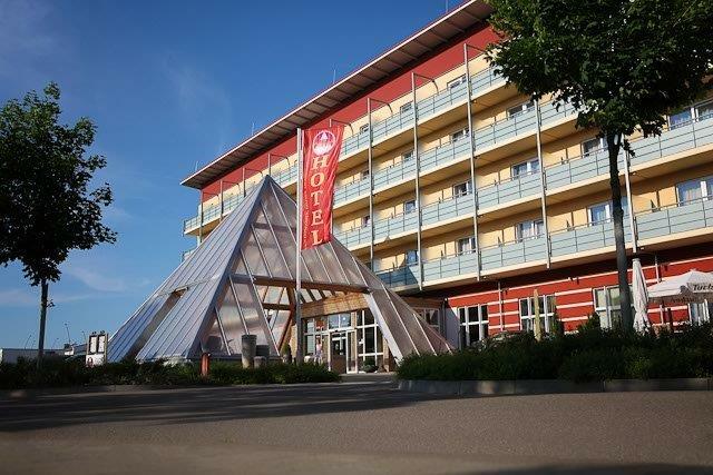 Das 4-Sterne-Hotel Pyramide in Bad Windsheim ist nur rund eine Stunde von der Nürnberger City entfernt. | Foto: Kurhotel Pyramide Bad Windsheim