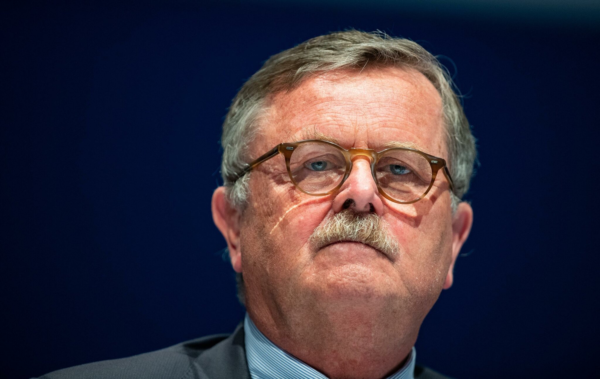 Montgomery warnt vor Lockerungen: Kündigt der R-Wert die "Dritte Welle