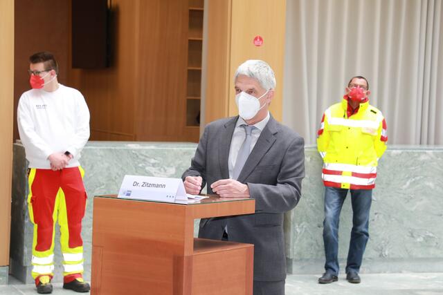 Die Stadt Nürnberg richtet im Kampf gegen die Corona-Pandemie mit Unterstützung der Hilfsorganisationen zwei weitere Schnelltestzentren in der Innenstadt ein. Ein Testzentrum wird im „Haus der Wirtschaft“ der Industrie- und Handelskammer (IHK) Nürnberg für Mittelfranken, Waaggasse, in Betrieb genommen. Eine weitere Teststation steht im Baumeisterhaus, Bauhof 9, für die Bevölkerung zur Verfügung. | Foto: Udo Dreier