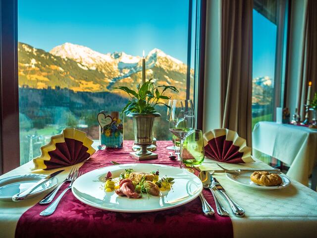 Alpin-mediterrane Crossover-Kochkunst im Tanneck: kreativ, kunstvoll und bekömmlich, auf Gourmet-Niveau aber dennoch bodenständig.  | Foto: AllgäuHotel Tanneck