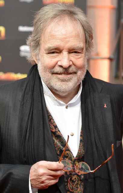 Schauspieler Thomas Fritsch bei der Premiere eines Theaterstücks.  | Foto: picture alliance / dpa