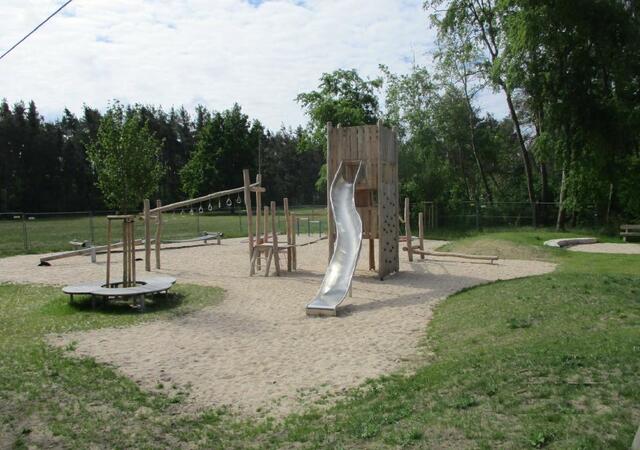 Der Spielplatz in Kraftshof ist mit neuen Angeboten attraktiver geworden.