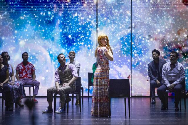 Im Bild (v.li.n.re.): Andromahi Raptis (La Musica), Ensemble Staatstheater Nürnberg Oper und Mitglieder des Internationalen Opernstudios. | Foto: Ludwig Olah/Staatstheater Nürnberg