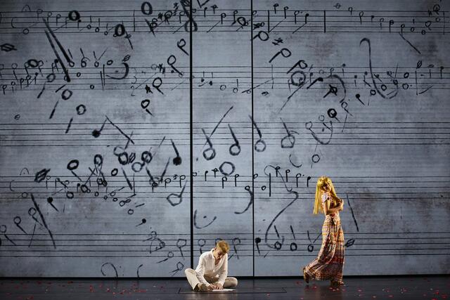 Im Bild (v.li.n.re.): Martin Platz (Orfeo), Andromahi Raptis (Eco).  | Foto: Ludwig Olah/Staatstheater Nürnberg
