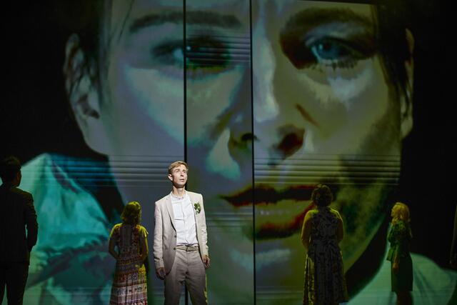 Im Bild (Mitte): Martin Platz (Orfeo), Ensemble Staatstheater Nürnberg Oper und Mitglieder des Internationalen Opernstudios. | Foto: Ludwig Olah/Staatstheater Nürnberg
