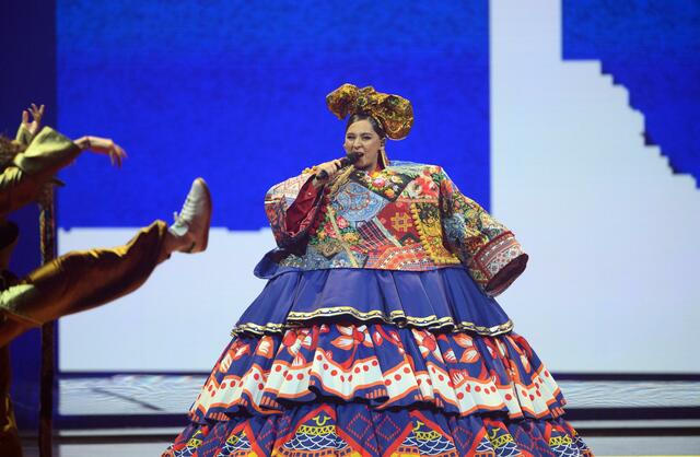 Die russische Sängerin Manizha in Rotterdam.  | Foto: Soeren Stache/dpa-Zentralbild/dpa