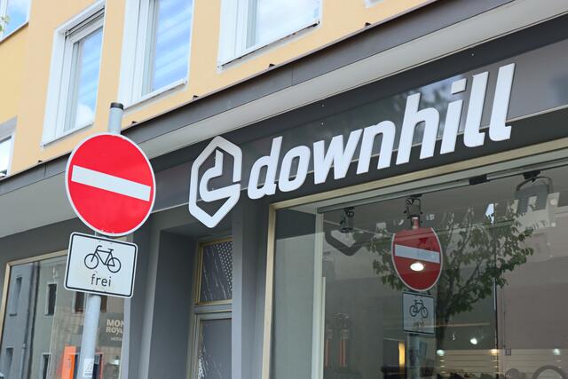 Wo Autos nicht mehr weiter dürfen, ist der Weg für Fahrräder meistens frei. So auch bei "downhill" in der Nürnberger Südstadt. | Foto: Arthur Kreklau