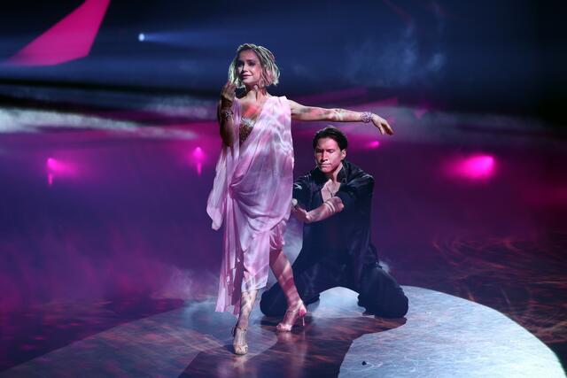 Nina Bezzubova und Evgeny Vinokurov. | Foto: TVNOW / Frank W. Hempel