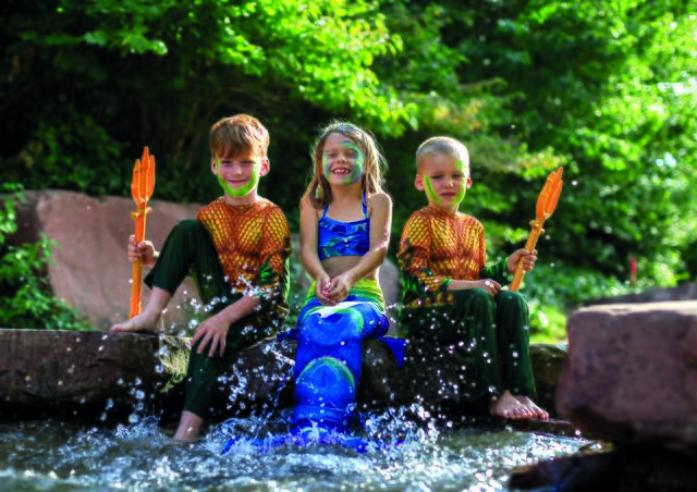 In der neuen Themenwelt "Königreich der Meerjungfrauen" gibt es einen begehbaren Wasserlauf und eine Kristallgrotte zum Plantschen. | Foto: PLAYMOBIL