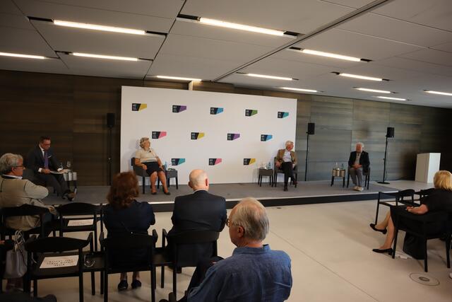 Podiumsdiskussion zur Wanderausstellung "Verdrängung, Enteignung, Neuanfang: Familienunternehmen in Ostdeutschland von 1945 bis heute" im Ludwig Erhard Zentrum. | Foto: Arthur Kreklau