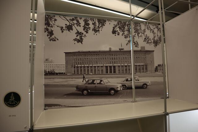 Wanderausstellung "Verdrängung, Enteignung, Neuanfang: Familienunternehmen in Ostdeutschland von 1945 bis heute" im Ludwig Erhard Zentrum. | Foto: Arthur Kreklau