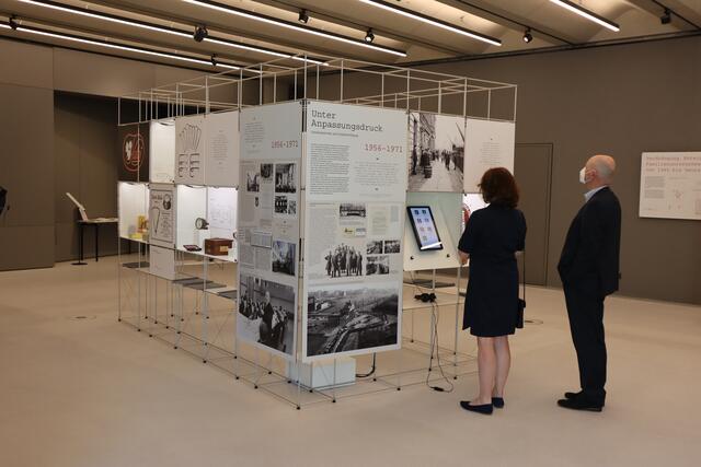 Wanderausstellung "Verdrängung, Enteignung, Neuanfang: Familienunternehmen in Ostdeutschland von 1945 bis heute" im Ludwig Erhard Zentrum. | Foto: Arthur Kreklau