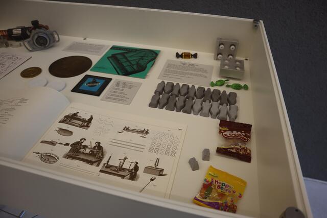 Wanderausstellung "Verdrängung, Enteignung, Neuanfang: Familienunternehmen in Ostdeutschland von 1945 bis heute" im Ludwig Erhard Zentrum. | Foto: Arthur Kreklau
