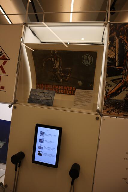 Wanderausstellung "Verdrängung, Enteignung, Neuanfang: Familienunternehmen in Ostdeutschland von 1945 bis heute" im Ludwig Erhard Zentrum. | Foto: Arthur Kreklau