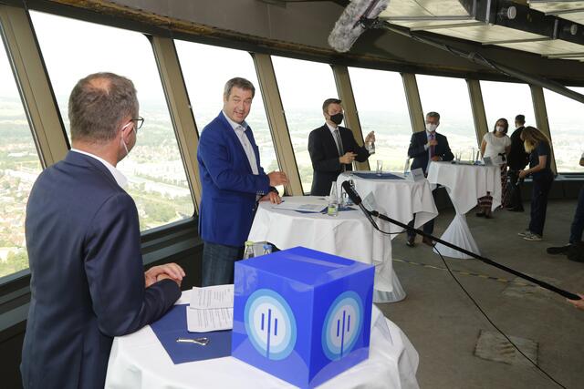 Pressekonferenz zur Aufnahme des Nürnberger Fernmeldeturms in die Denkmalliste.