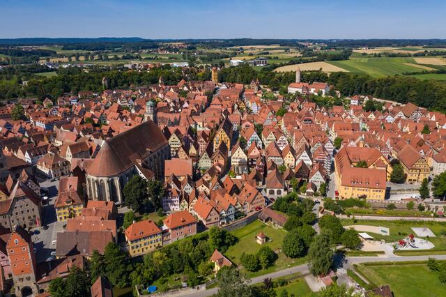 Dinkelsbühl, Stadtansicht. Luftaufnahme, Münster St. Georg.
 | Foto: © FrankenTourismus / Leue