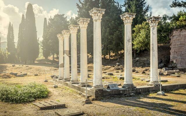 Das Freilichtmuseum Delos, Apollontempel auf Santorin