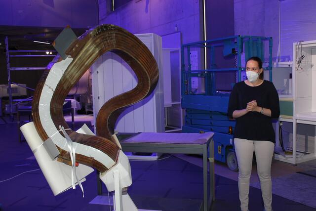 Kein modernes Kunstwerk: Diese Magnetspule ist Teil einer Anlage, bei der Plamsa auf 100 Millionen Grad Celsius erhitzt werden kann. | Foto: Victor Schlampp