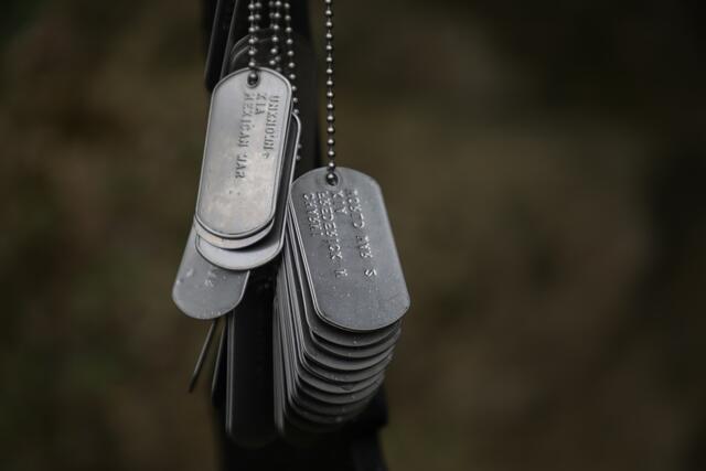 Gedenkfeier zum Hubschrauberabsturz der US-Armee.
Innenminister Joachim Herrmann nimmt in Vertretung des bayerischen Ministerpräsidenten an der Gedenkfeier zum 50. Jahrestag des Hubschrauberabsturzes der US-Armee in Pegnitz teil. | Foto: Giulia Iannicelli/stmi.bayern.de