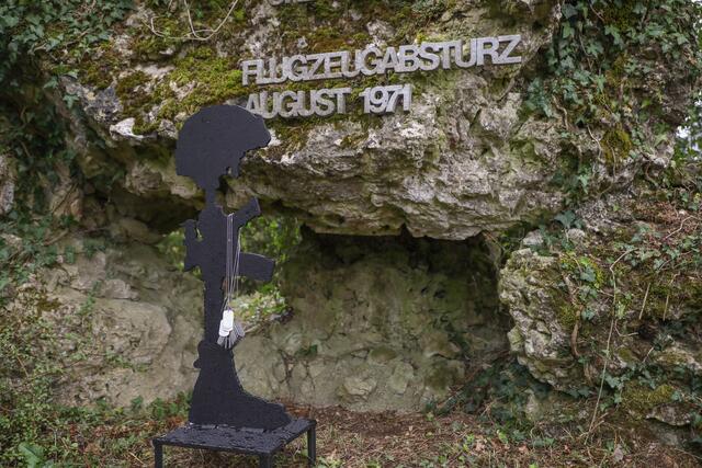 Gedenkfeier zum Hubschrauberabsturz der US-Armee.
Innenminister Joachim Herrmann nimmt in Vertretung des bayerischen Ministerpräsidenten an der Gedenkfeier zum 50. Jahrestag des Hubschrauberabsturzes der US-Armee in Pegnitz teil. | Foto: Giulia Iannicelli/stmi.bayern.de