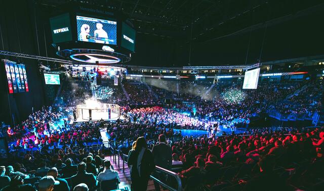 Die Mixed Martial Arts Event-Reihe hat eine enorme Fan-Gemeinde und füllt, wie hier die Mercedes Benz Arena in Berlin, die großen Hallen Deutschlands. � | Foto: We Love MMA/N.Kryvosheyev
