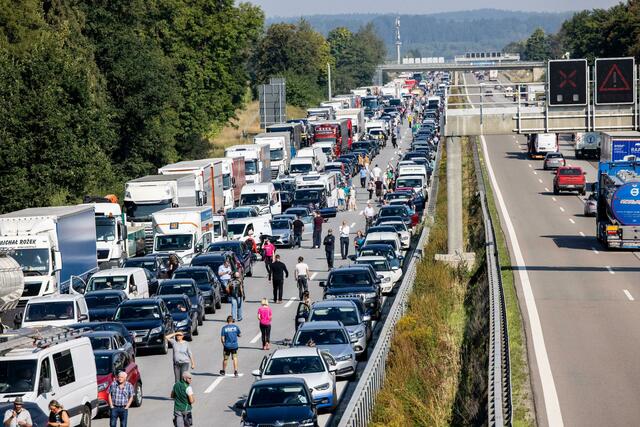 Die Protestaktion führte zu einer Vollsperrung auf der A9.