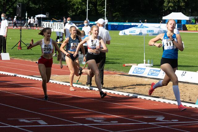 Amelie Brandl (Startnummer 36) kämpft im Halbfinale um den Finaleinzug.