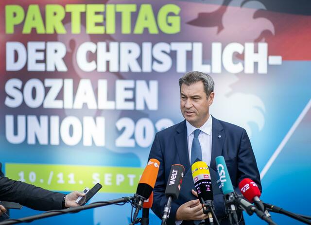 CSU-Parteitag in Nürnberg.  | Foto: Daniel Karmann/dpa