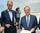 CDU-Bundestagskandidat Friedrich Merz (CDU, l., auf dem Bild mit Unions-Kanzlerkandidat Armin Laschet) sieht SPD-Kanzlerkandidat Olaf Scholz in der Defensive.  | Foto: Bernd Weißbrod/dpa